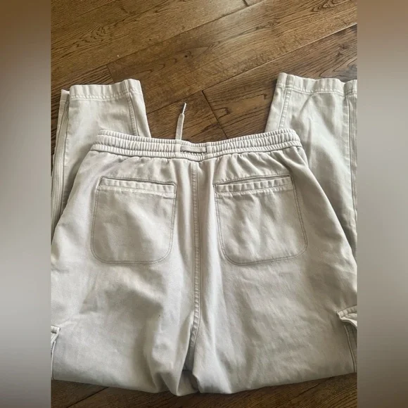 Athleta Farallon Cargo Crop in Beige Size 4 - Picture 6 of 7